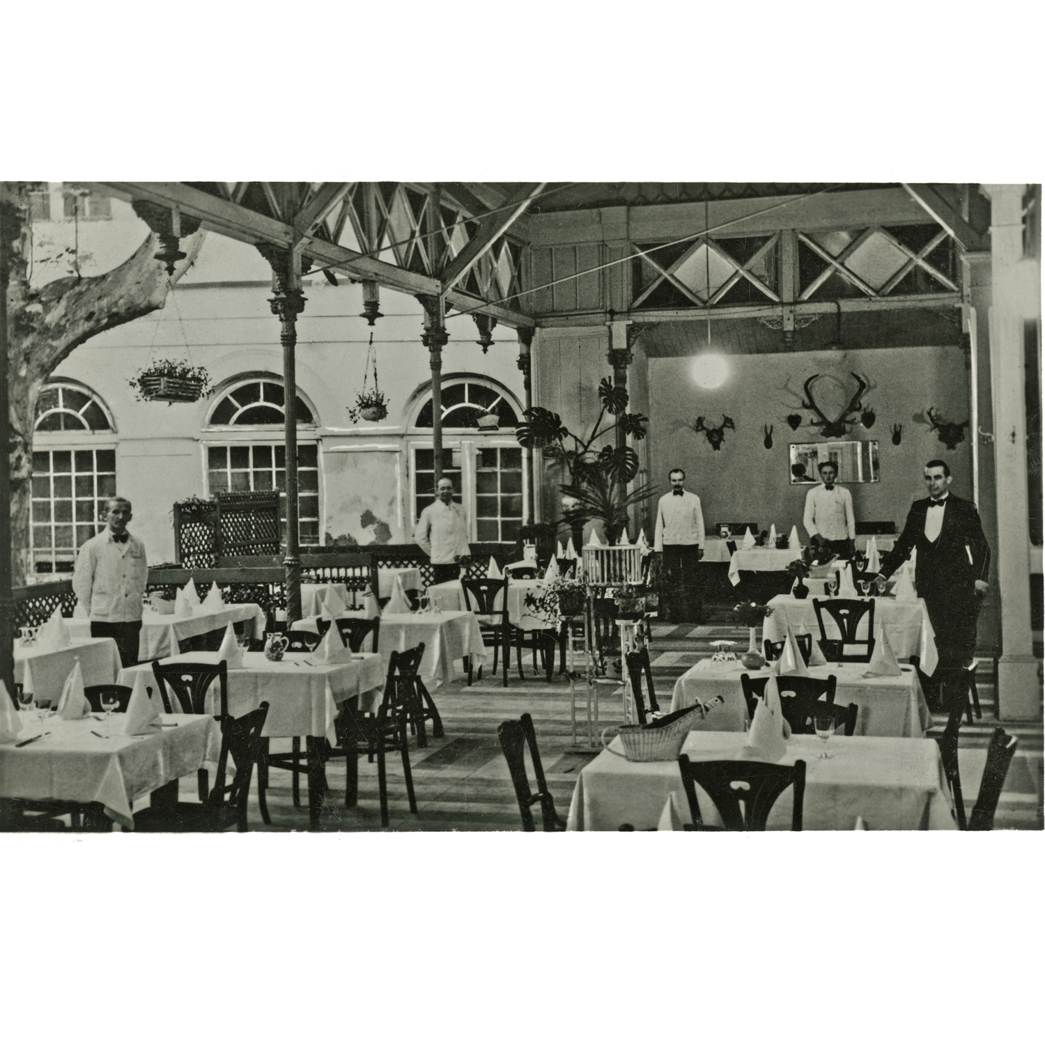 A Fekete László által bérelt Sebesta Császárkert étterem 